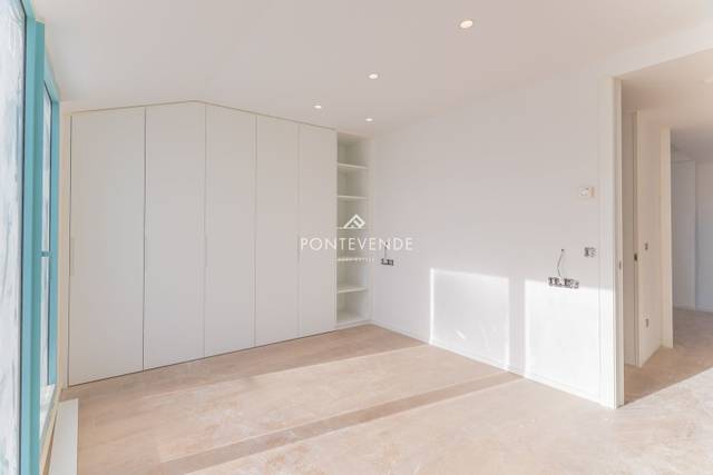 Piso en Venta en COBIAN ROFFICNAC, 18 en Zona de Plaza de Barcelos