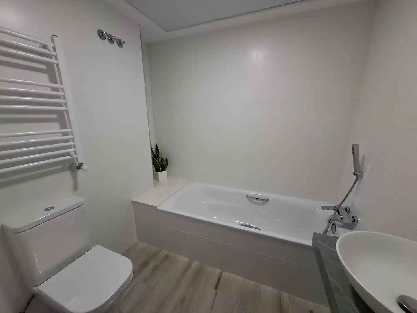 Badezimmer von Wohnung zum Verkauf in Alfarrasí, Valencia