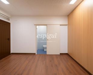 Dormitori de Local en venda en Castell-Platja d'Aro amb Parquet i Moblat