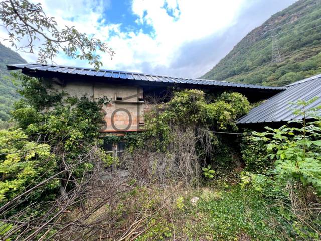 Casa-chalet en Venta en  Dalt en La Torre de Cabdella