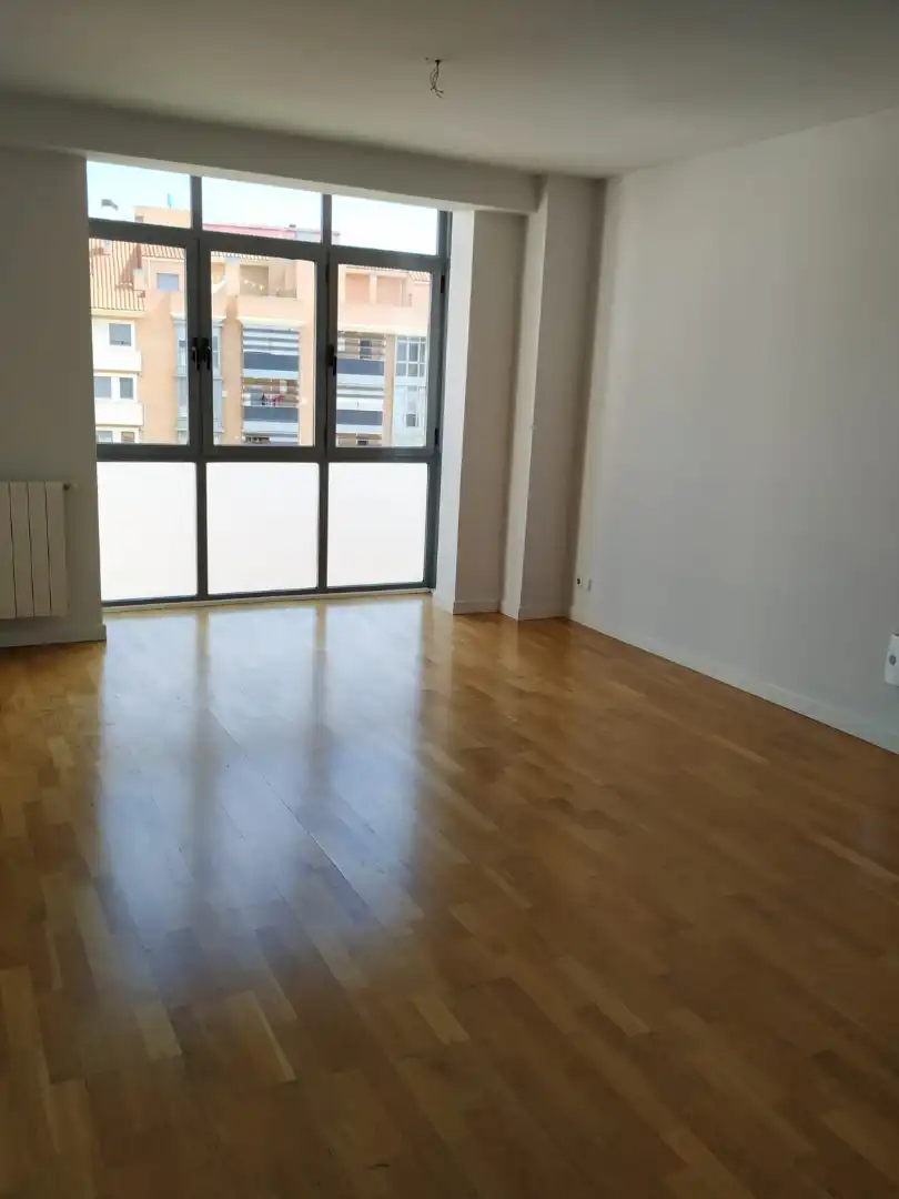 Flat for sale in Madrid  with Air Conditioner, Heating and Storage room