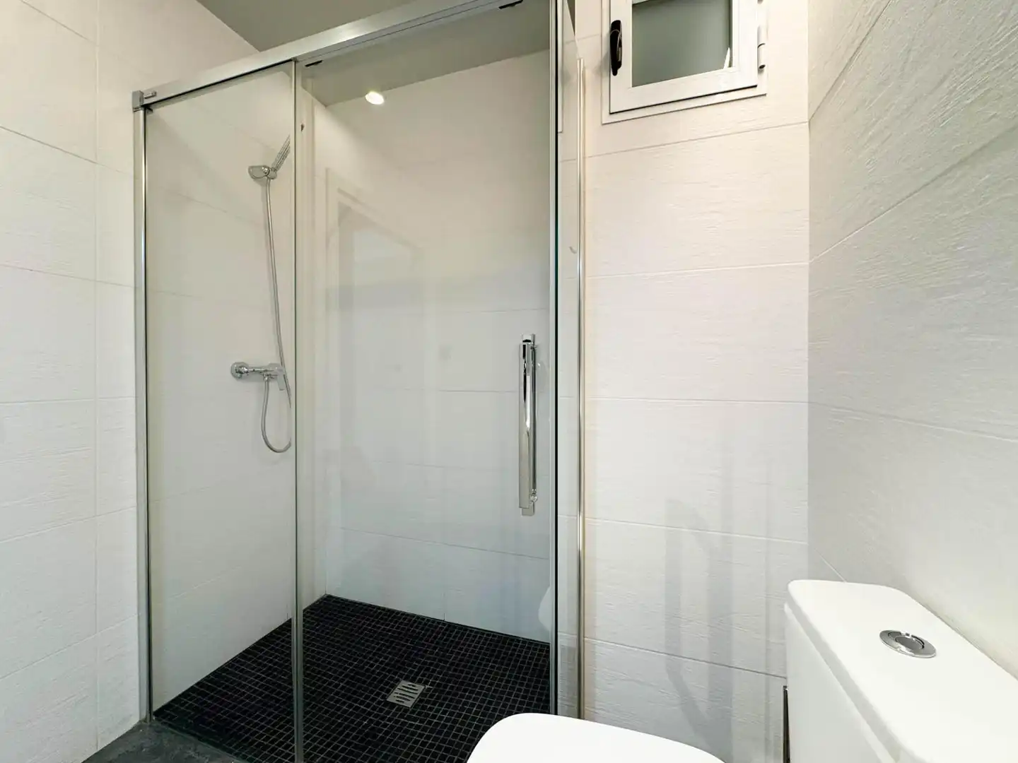 Baño de Local en venta en Elche / Elx con Aire acondicionado