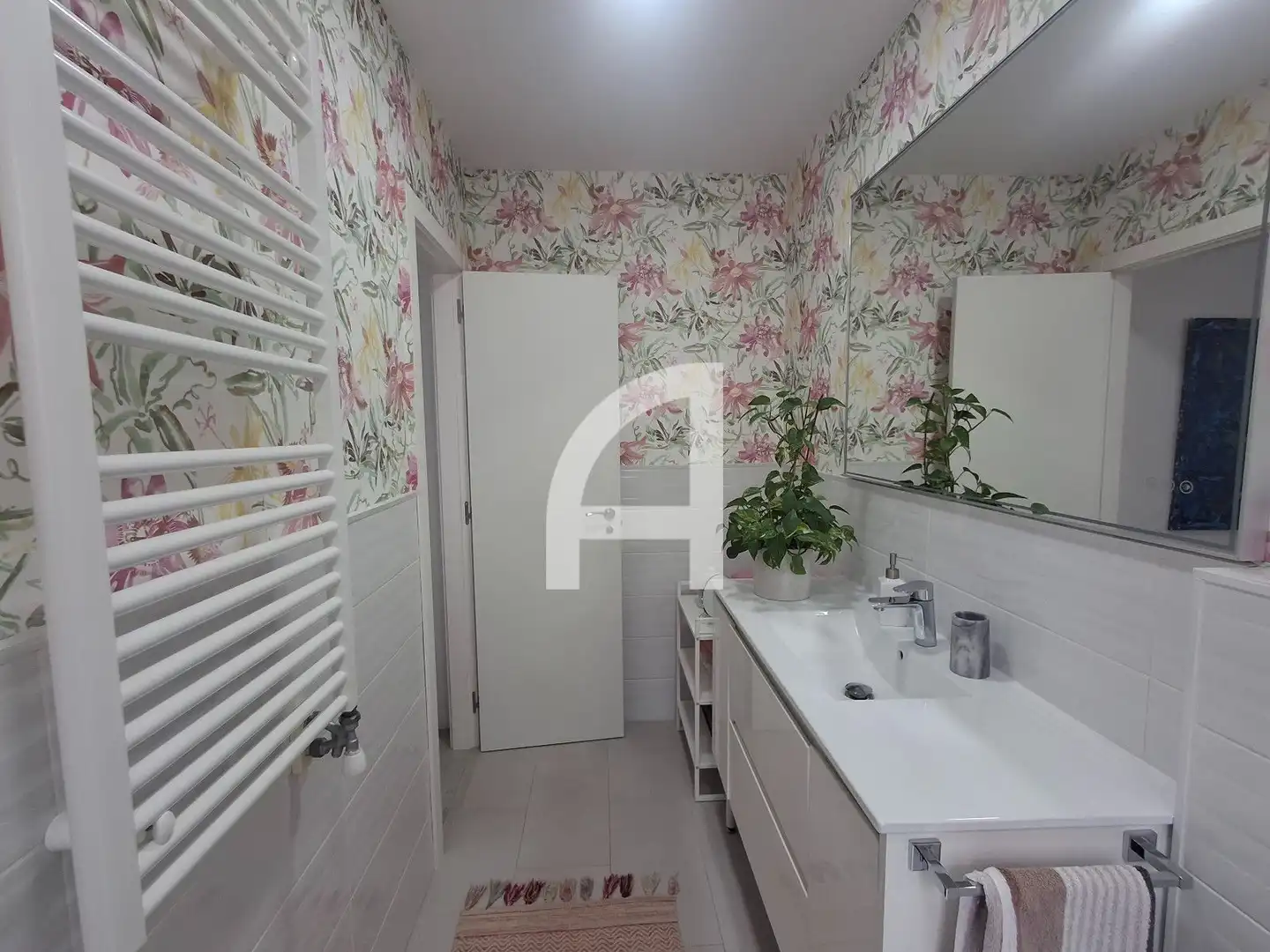 Bathroom of Flat for sale in Vigo   with Heating and Furnished