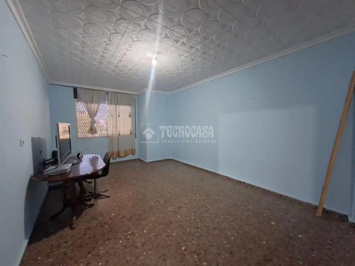 Habitación de Piso en venta en Benalúa con Balcón