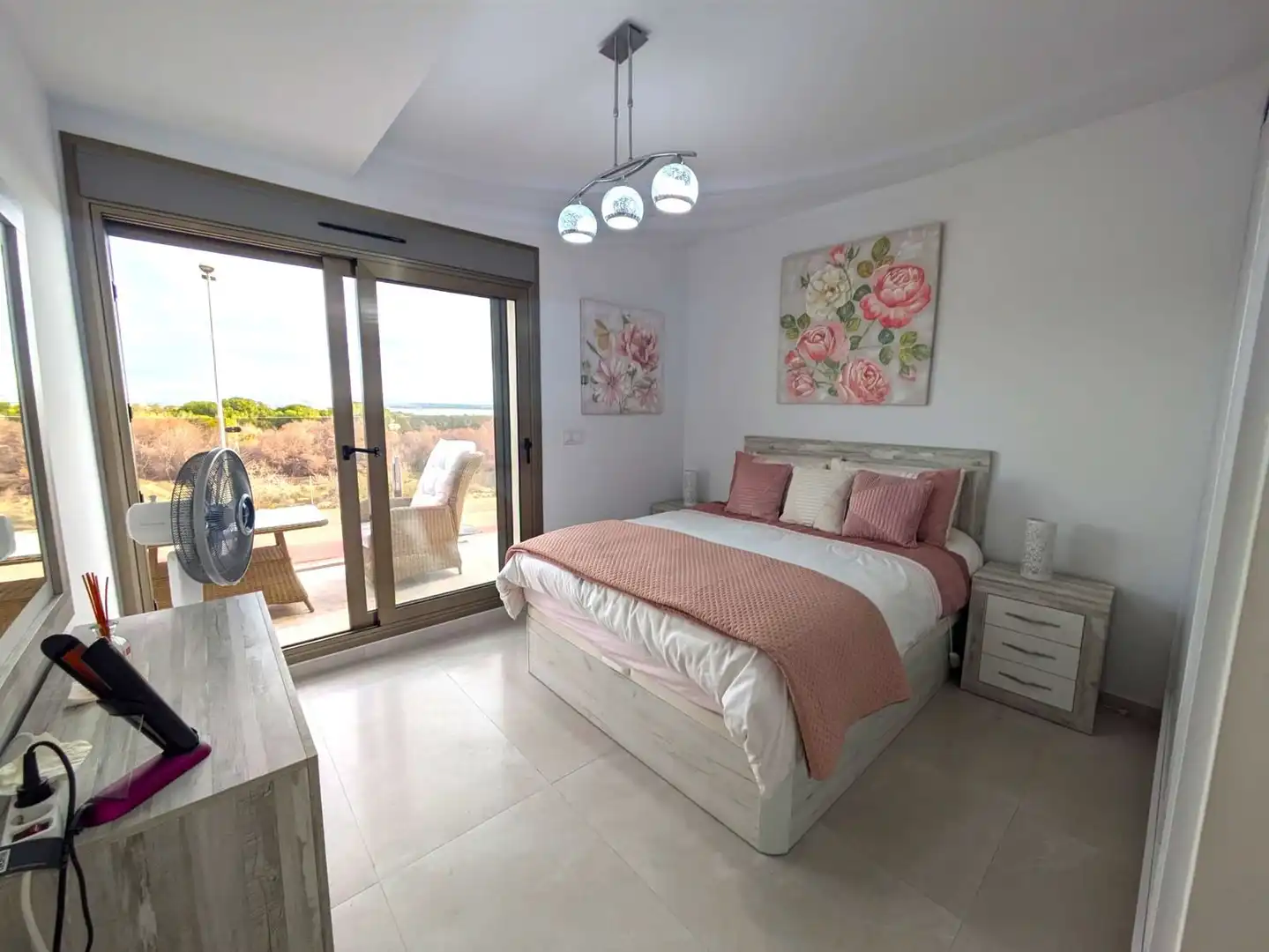 Dormitori de Casa o xalet en venda en Orihuela amb Jardí privat, Terrassa i Piscina