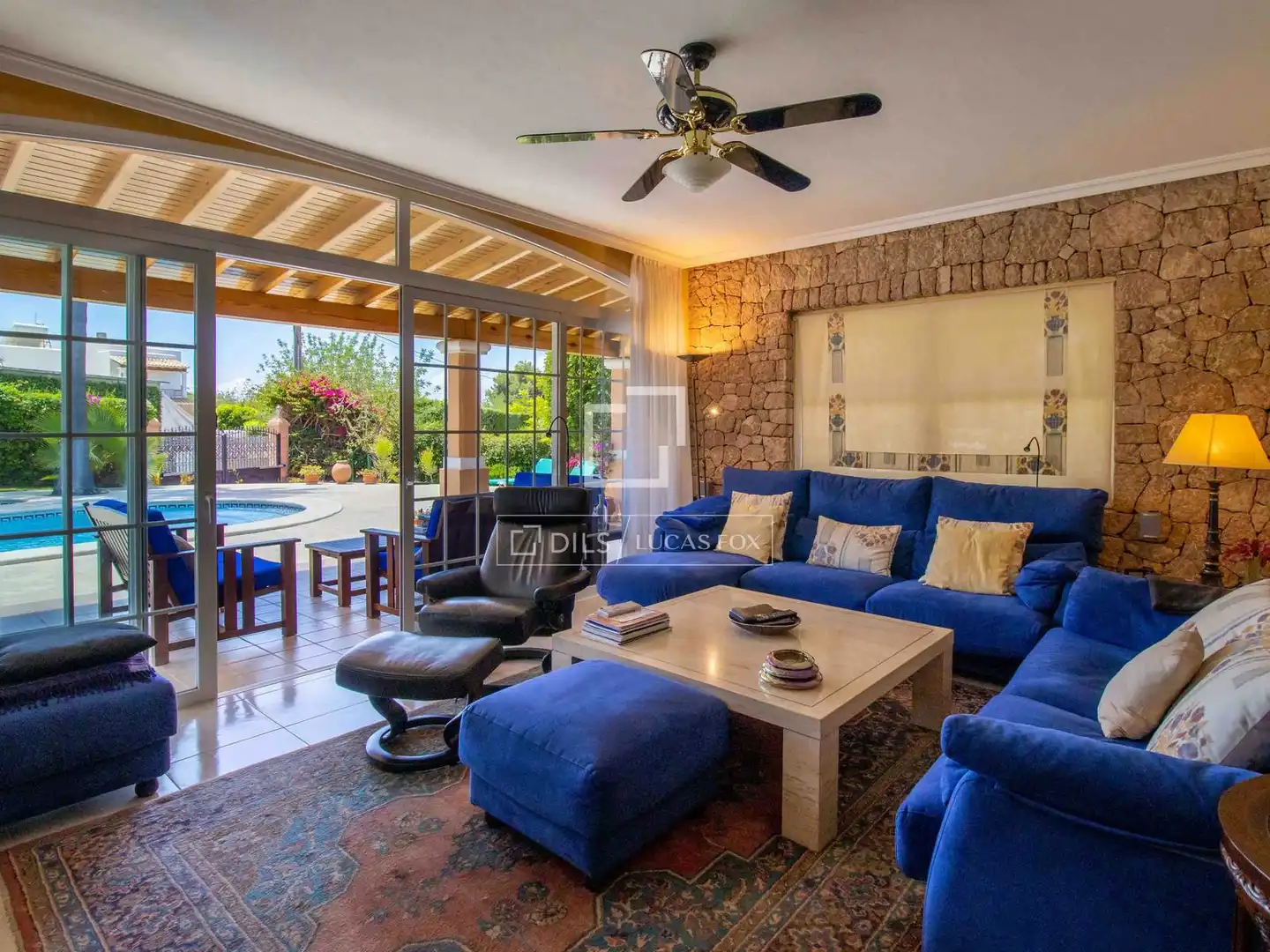 Sala de estar de Casa o chalet en venta en Santa Eulària des Riu con Aire acondicionado, Calefacción y Jardín privado