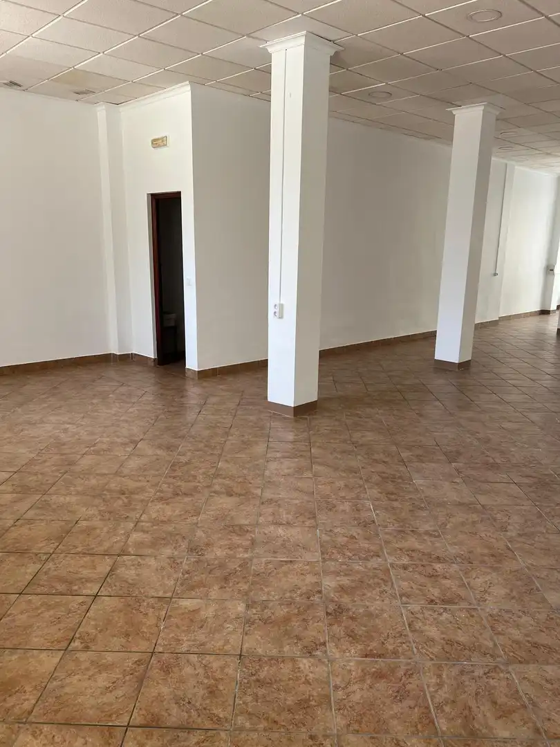 Local comercial en venda a Baena, imagen 3