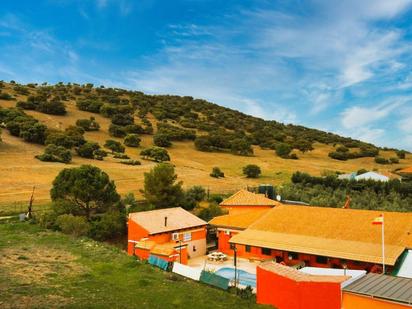 Jardí de Finca rústica en venda en Vilches amb Aire condicionat, Calefacció i Piscina