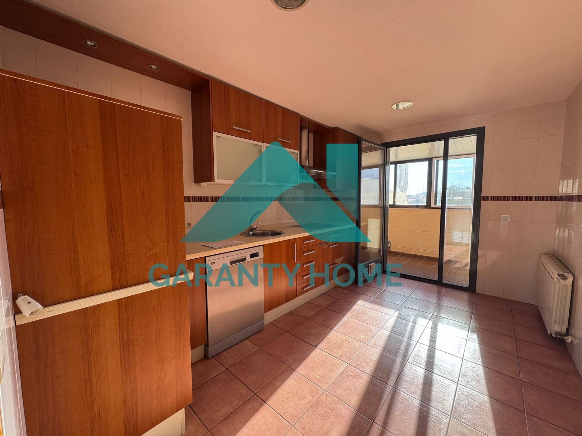 Exterior view of Single-family semi-detached for sale in Cáceres Capital  with Air Conditioner, Heating and Terrace