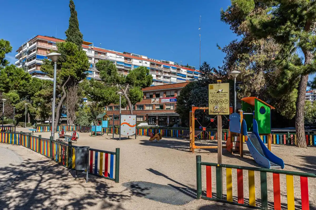 Außenansicht von Gebäude zum Verkauf in Alcorcón