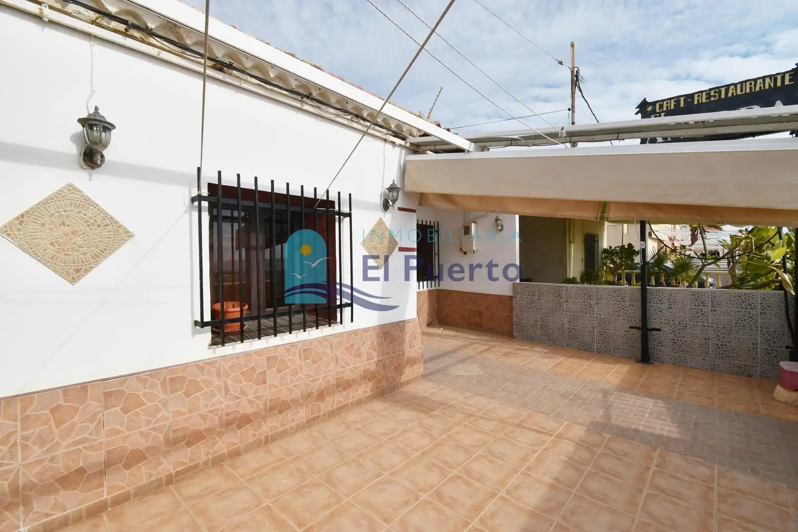 Vista exterior de Local en venda en Mazarrón amb Moblat