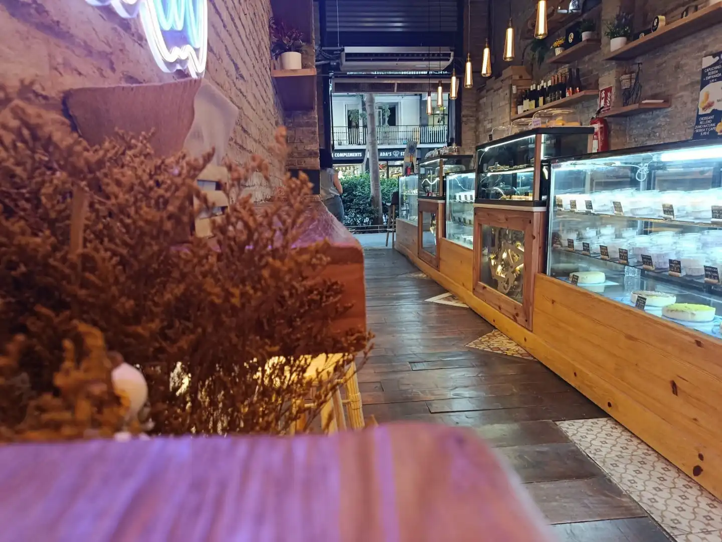 Business premises for transfer in Eixample, imagen 9