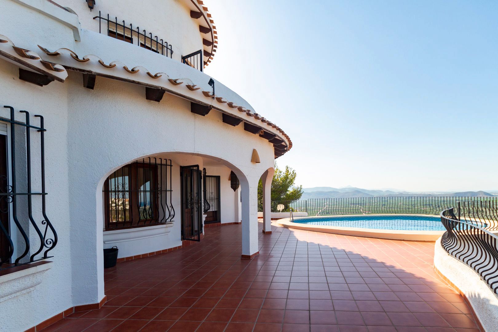 Vista exterior de Casa o xalet en venda en Pego amb Aire condicionat i Piscina