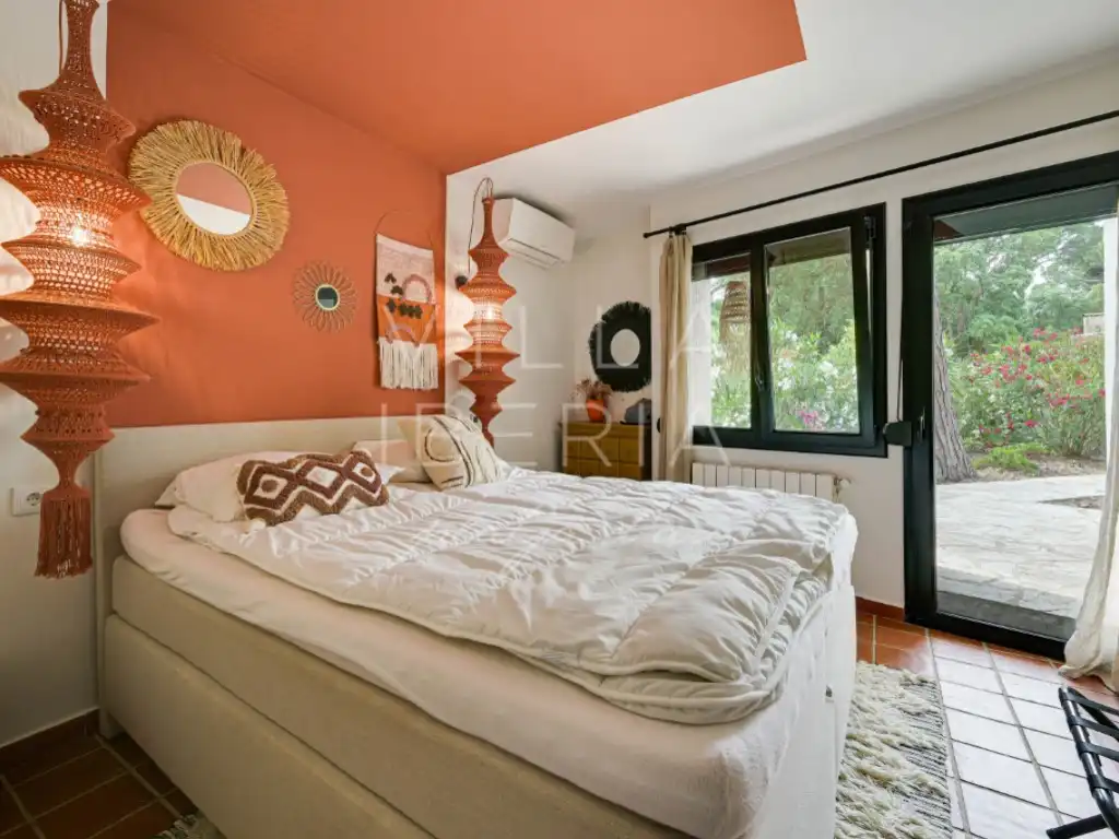 Schlafzimmer von Haus oder Chalet zum Verkauf in Santa Cristina d'Aro mit Klimaanlage, Heizung und Privatgarten