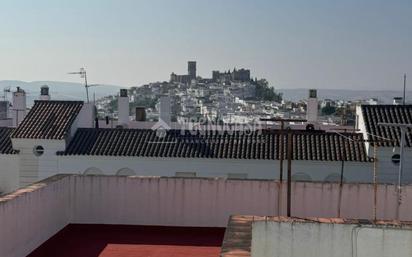Vista exterior de Pis en venda en Arcos de la Frontera amb Aire condicionat, Terrassa i Moblat