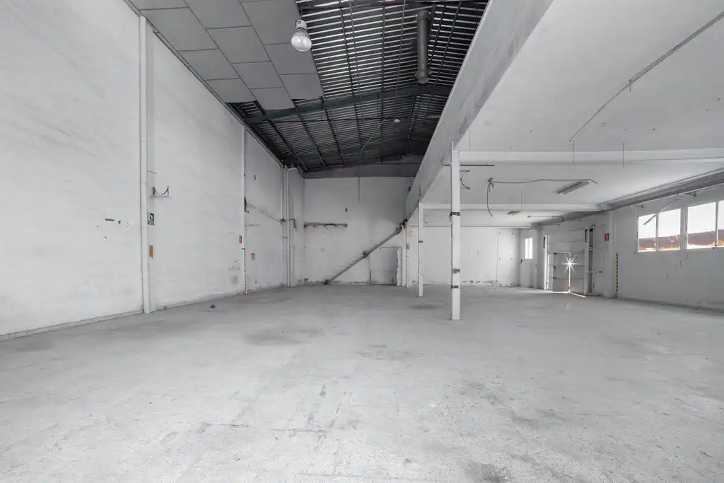 Nave industrial en venta en Elda