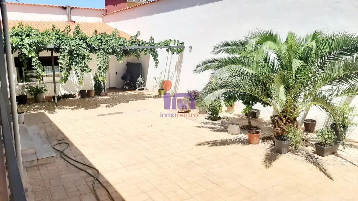 Terraza de Casa o chalet en venta en Valdepeñas con Aire acondicionado, Calefacción y Jardín privado