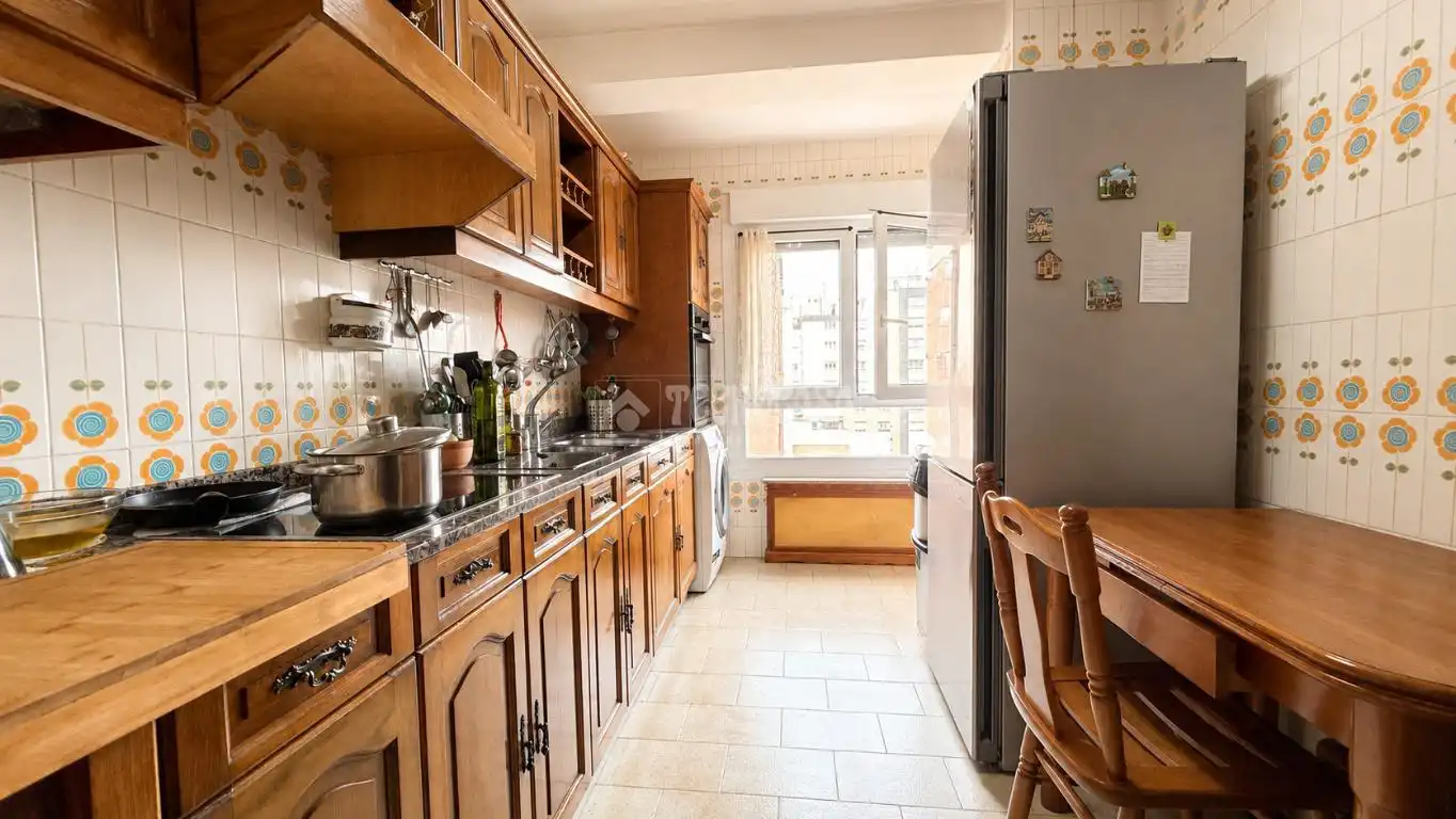 Cocina de Piso en venta en Gijón  con Calefacción y Terraza
