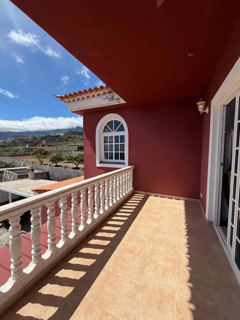 Vista exterior de Casa o xalet en venda en Candelaria amb Jardí privat, Terrassa i Balcó