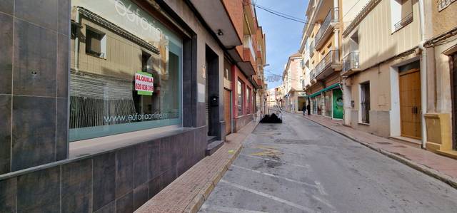 Local comercial en Alquiler en Calle de la Fuente, 1 en Totana