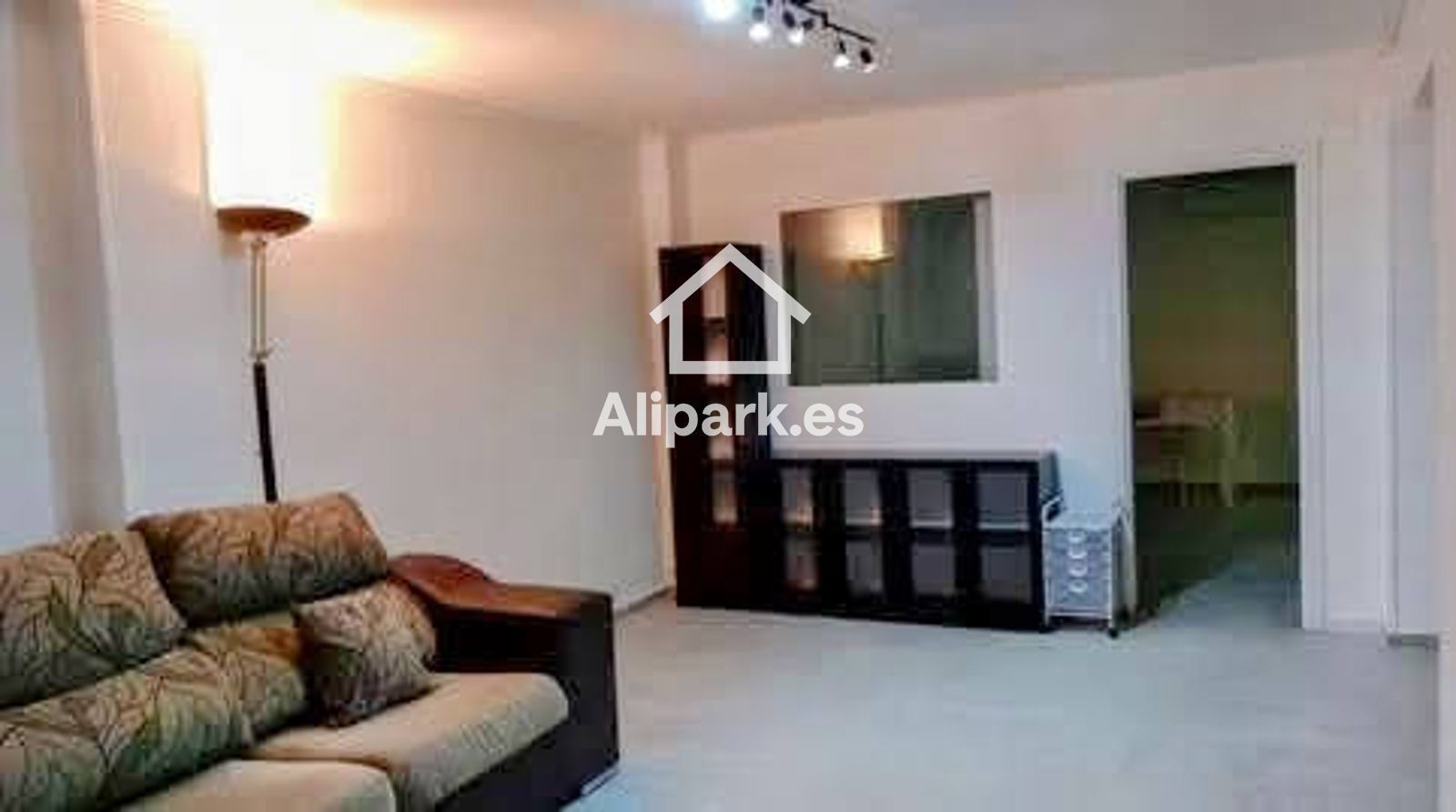 Piso en venta en Alicante / Alacant con Aire acondicionado y Amueblado