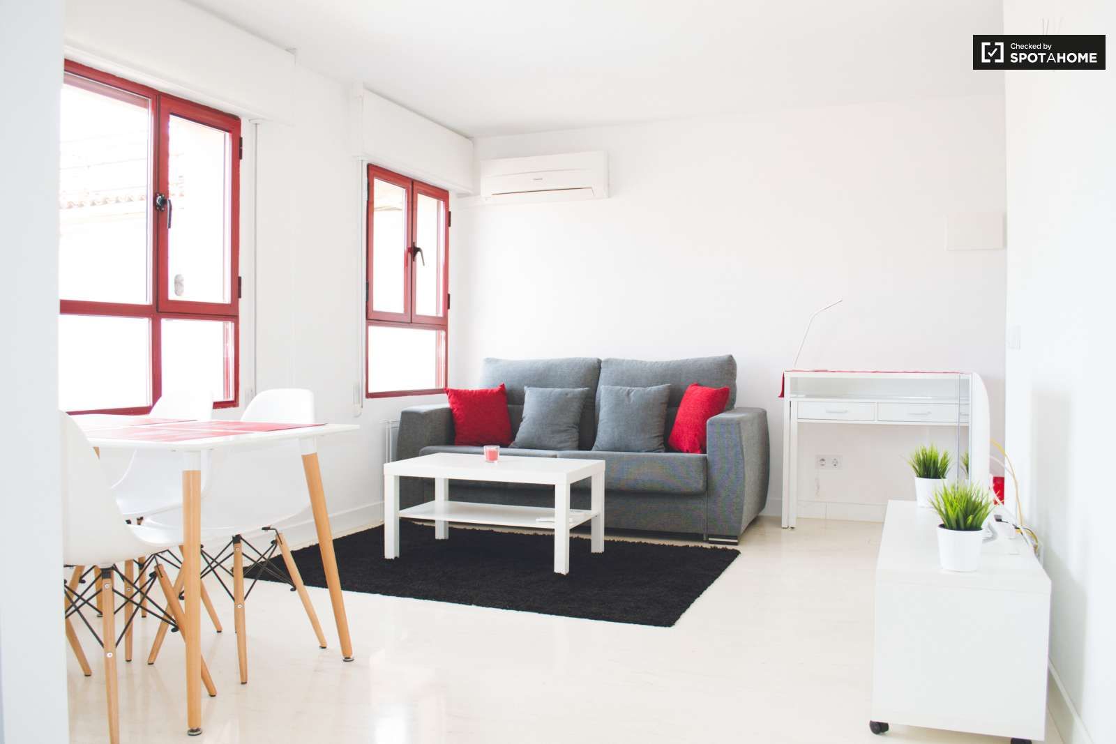 Sala d'estar de Estudi per a compartir en  Madrid Capital amb Aire condicionat i Terrassa