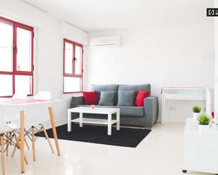 Living room of Study to share in  Madrid Capital  with Air Conditioner and Terrace