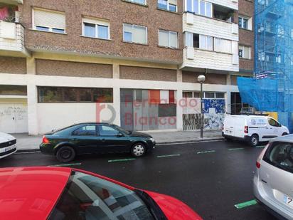 Vista exterior de Local en venda en Bilbao 