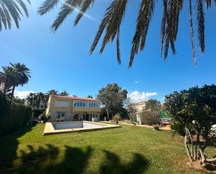 Vista exterior de Casa o xalet de lloguer en Dénia amb Terrassa i Piscina