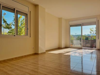 Living room of Flat for sale in Girona Capital  with Air Conditioner and Balcony