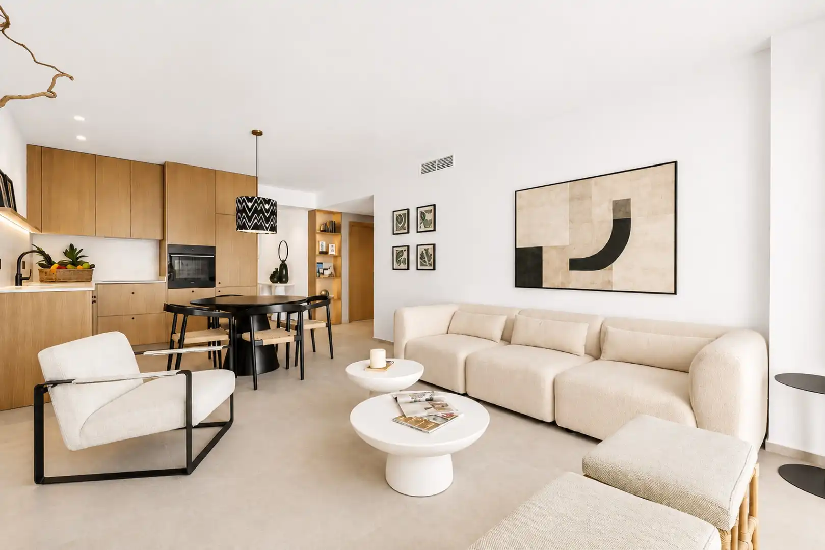 Sala d'estar de Àtic en venda en Marbella amb Aire condicionat, Terrassa i Piscina