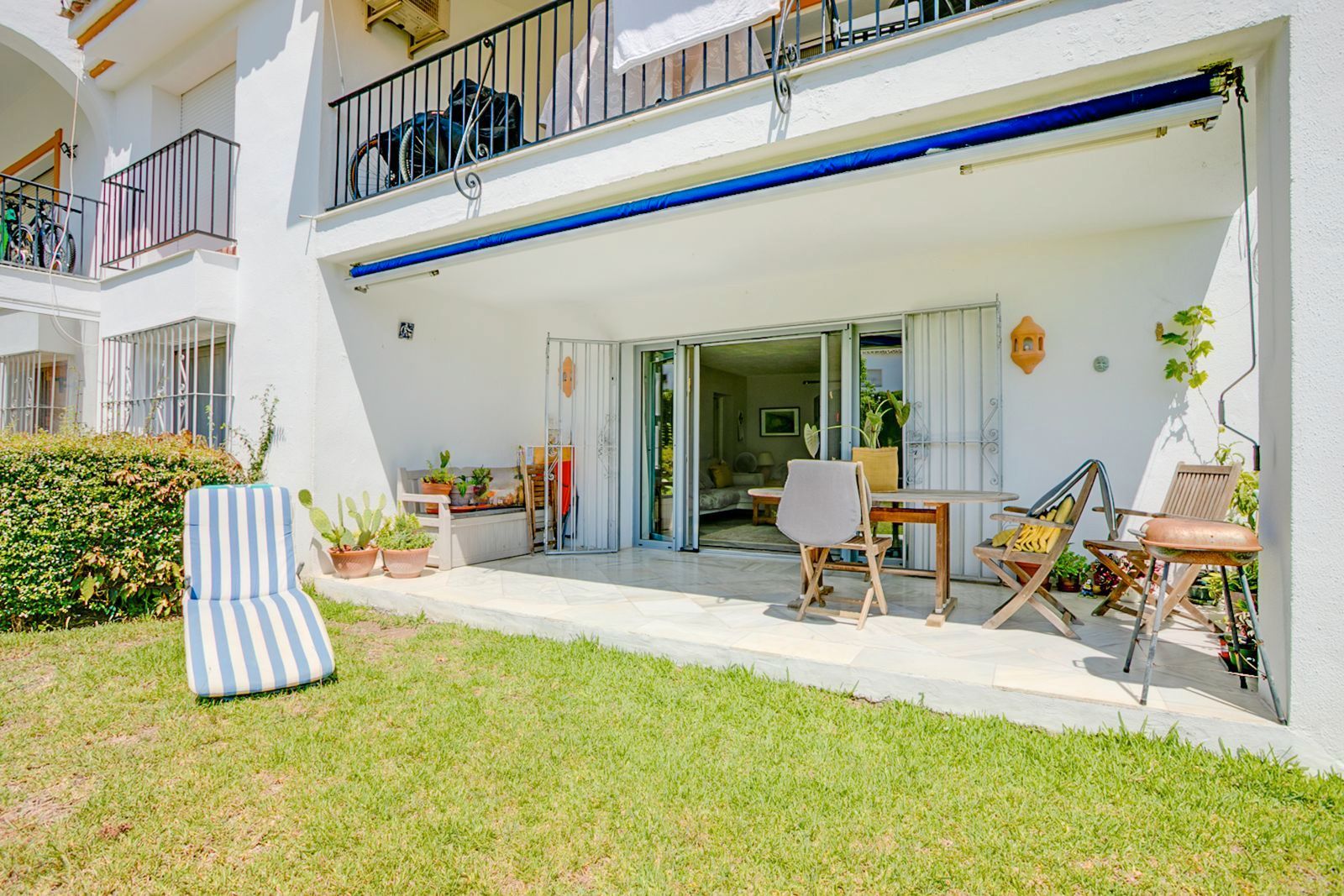 Garden of Flat for sale in Estepona  with Air Conditioner, Terrace and Storage room
