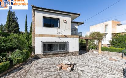 Vista exterior de Casa o xalet en venda en Cájar amb Calefacció, Jardí privat i Terrassa