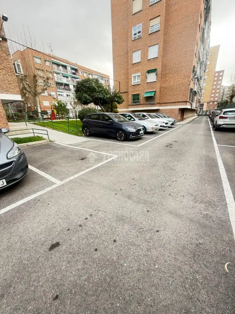 Parking de Piso en venta en Madrid con Aire acondicionado, Calefacción y Terraza