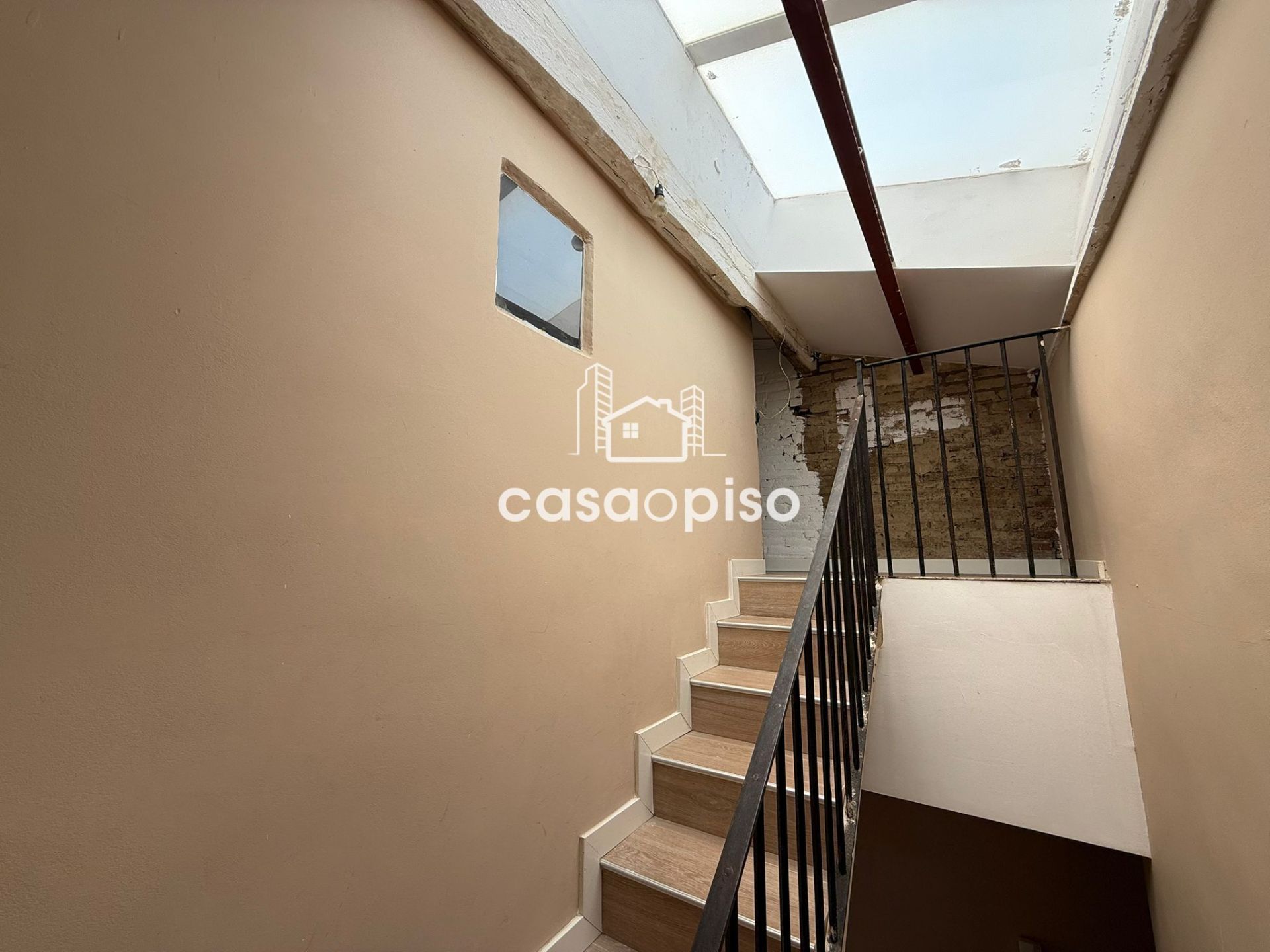 Casa adosada en venta en Terrassa con Terraza