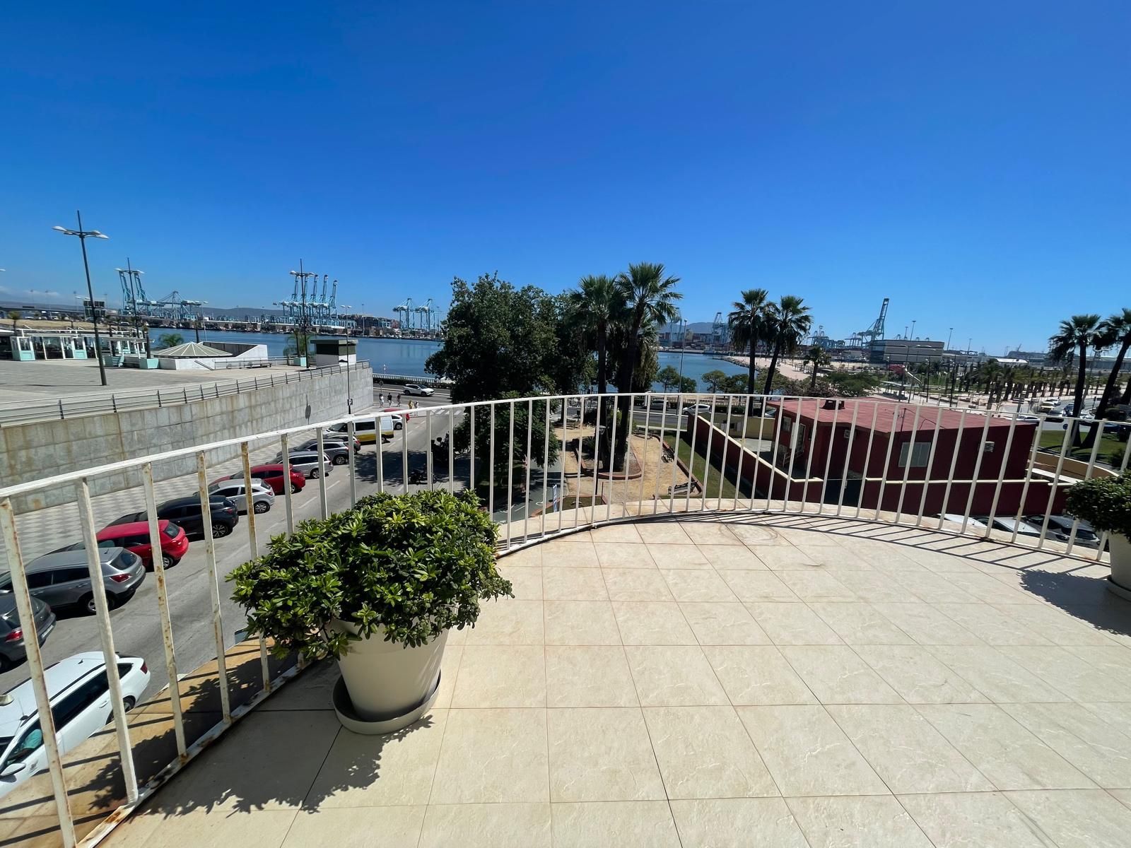 Terrace of Duplex for sale in Algeciras  with Air Conditioner, Heating and Parquet flooring