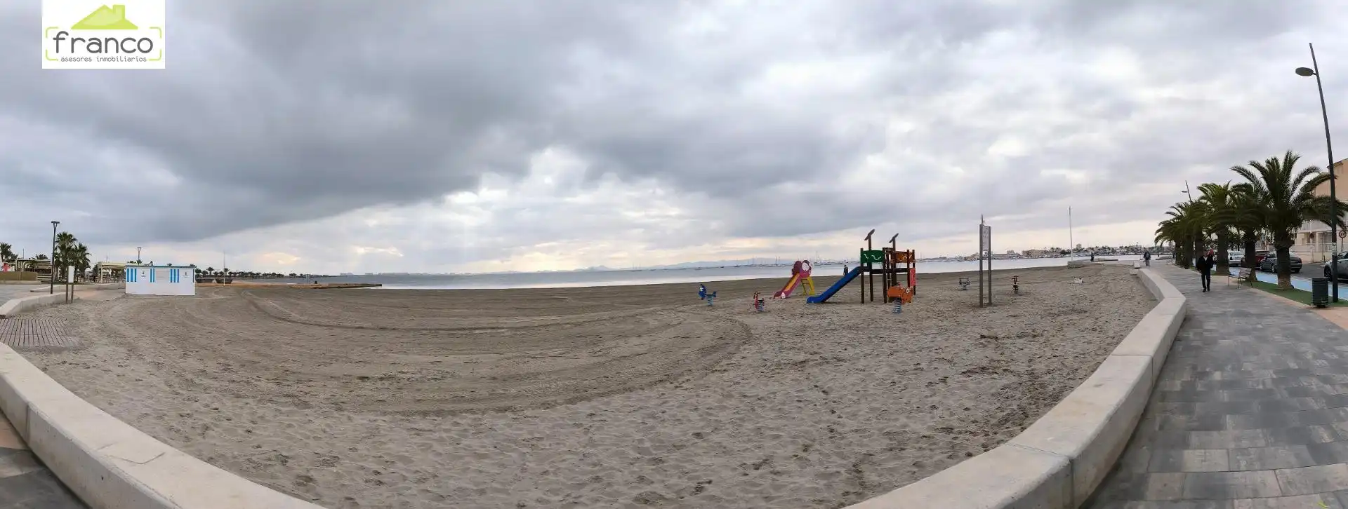 Vista exterior de Pis en venda en San Pedro del Pinatar amb Moblat i Balcó