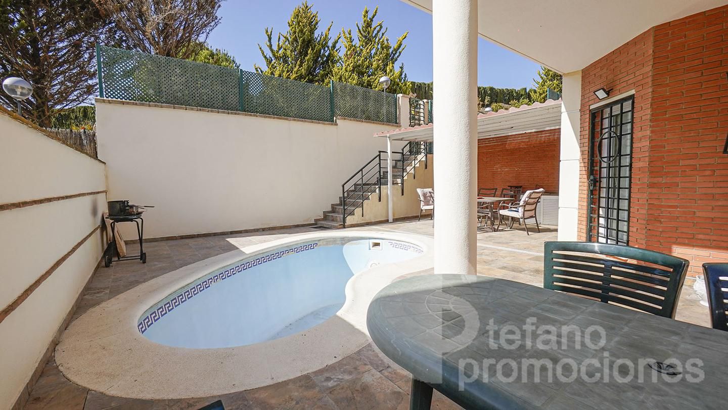 Swimming pool of Single-family semi-detached for sale in Málaga Capital  with Air Conditioner, Heating and Private garden