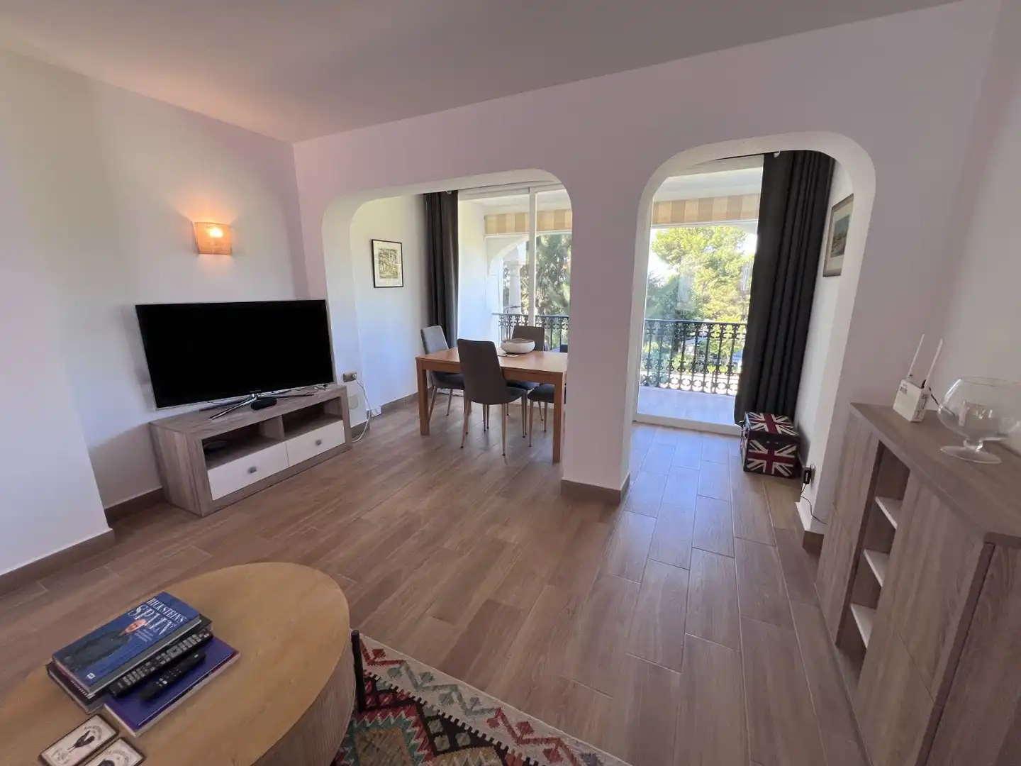 Living room of Flat for rent in Estepona  with Air Conditioner, Internet and Community pool