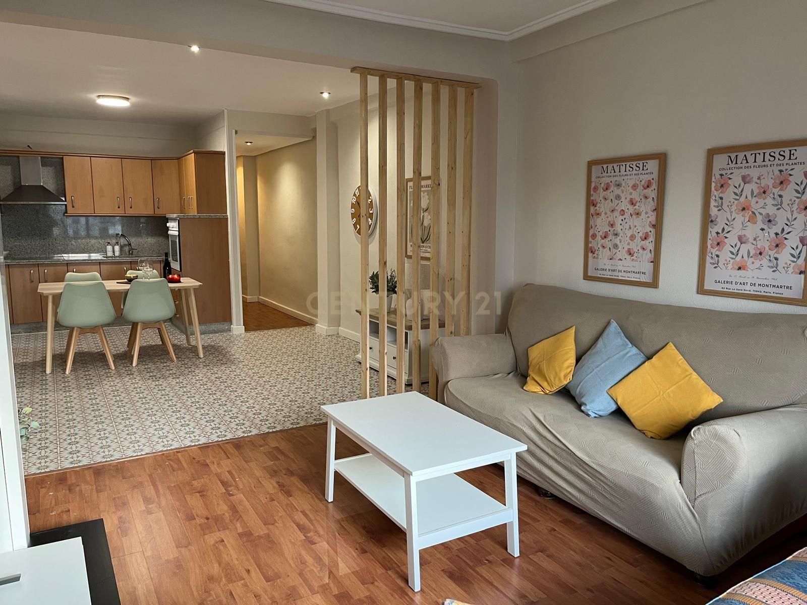 Sala d'estar de Apartament de lloguer en Cáceres Capital amb Aire condicionat, Forn i Rentadora
