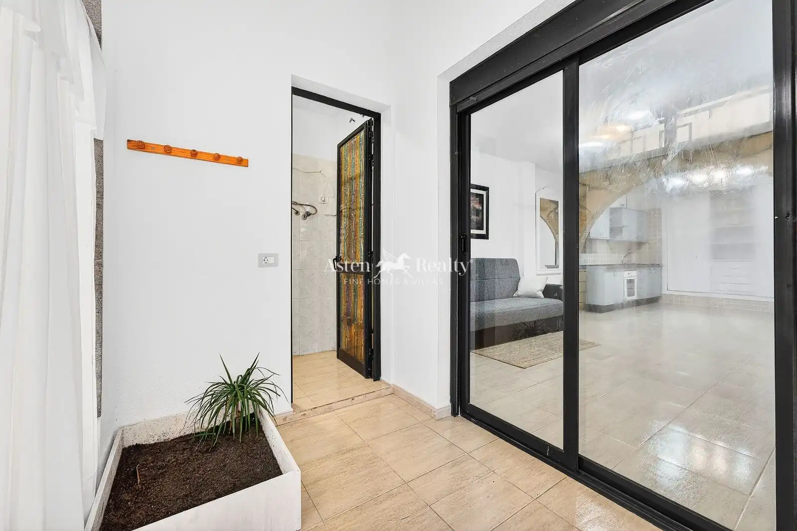 Wohnung zum Verkauf in Arona mit Terrasse, Abstellraum und Möbliert