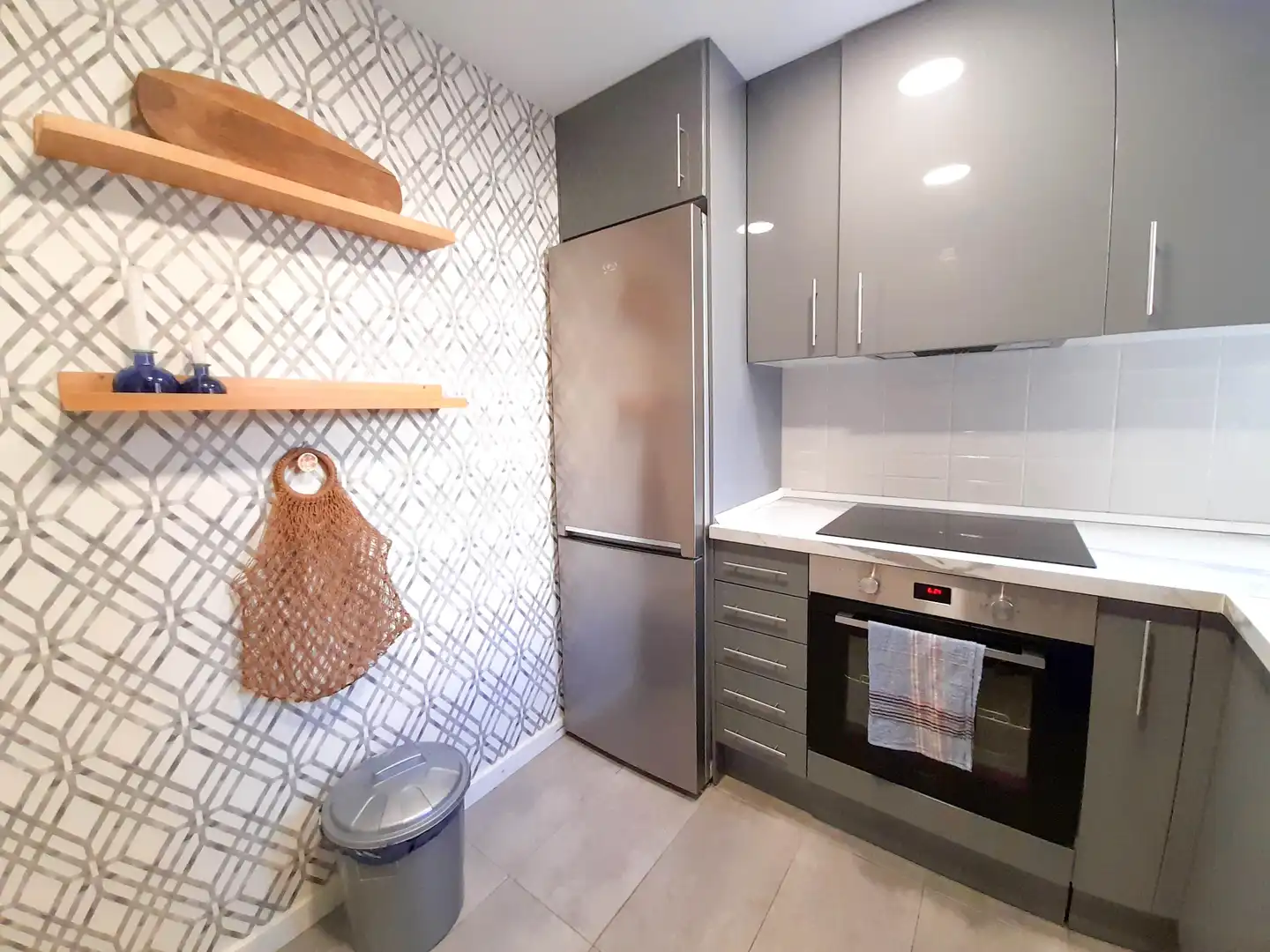 Kitchen of Flat for rent in Madrid  with Heating, Furnished and Oven