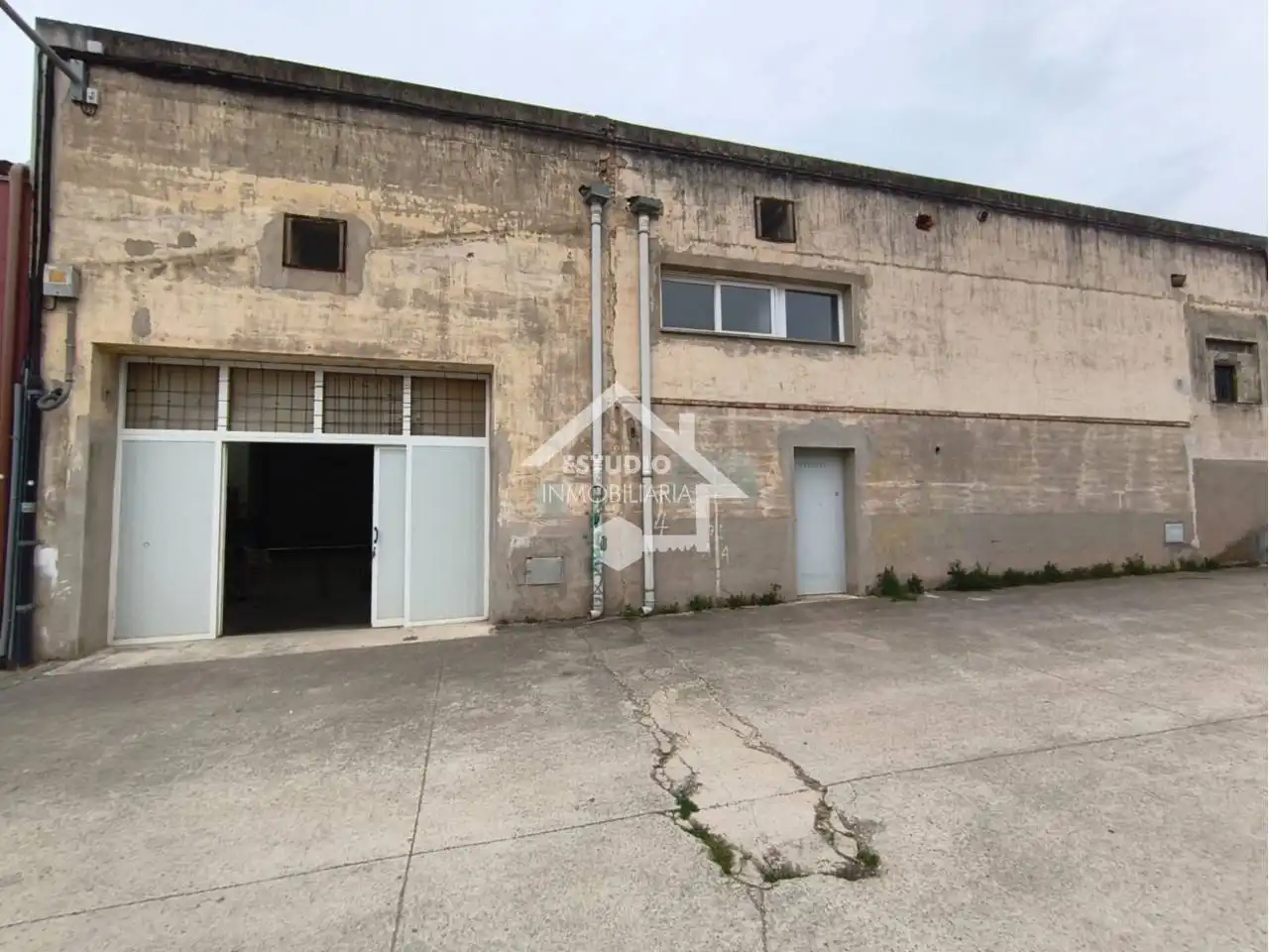 Vista exterior de Nave industrial en venta en Los Arcos