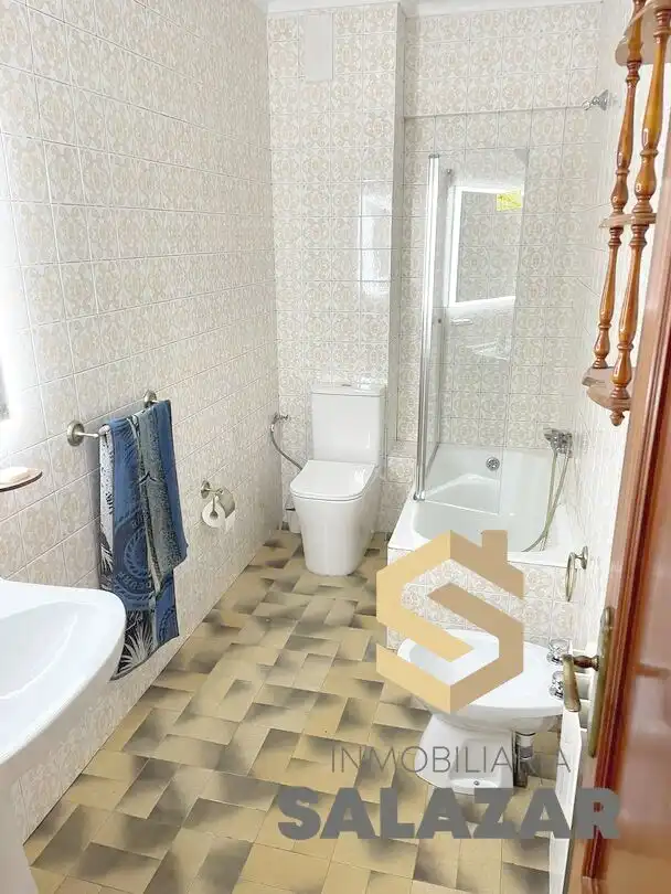 Bathroom of Flat for rent in Okondo  with Heating