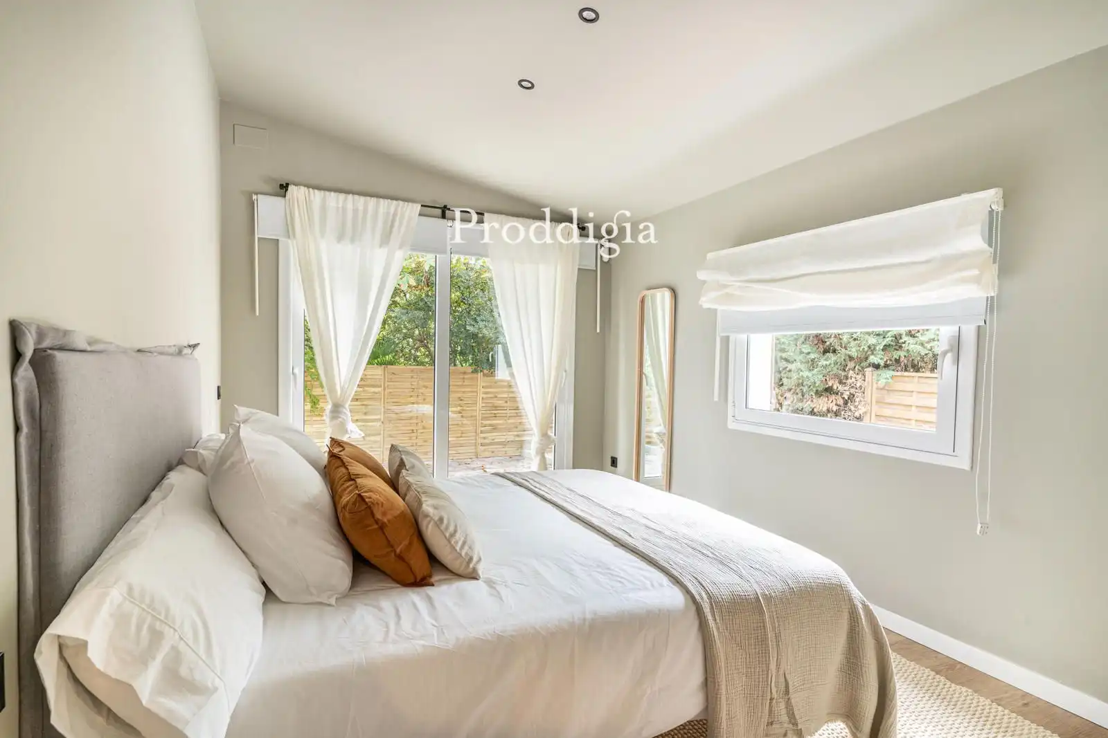 Habitación de Casa o chalet de alquiler en Sant Cugat del Vallès con Terraza, Piscina y Amueblado