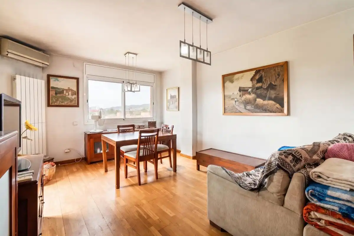 Sala de estar de Dúplex en venta en Sant Joan Despí con Aire acondicionado y Calefacción