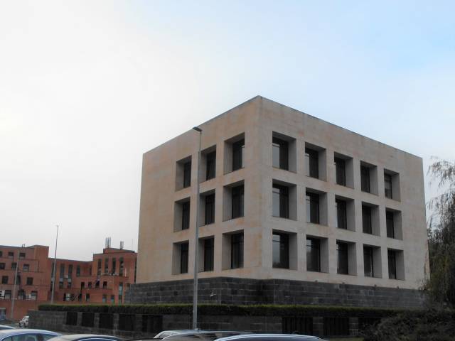 Oficina en Alquiler en Paseo Landabarri Nº bajo izda en Artatza - Pinueta - Pinosolo