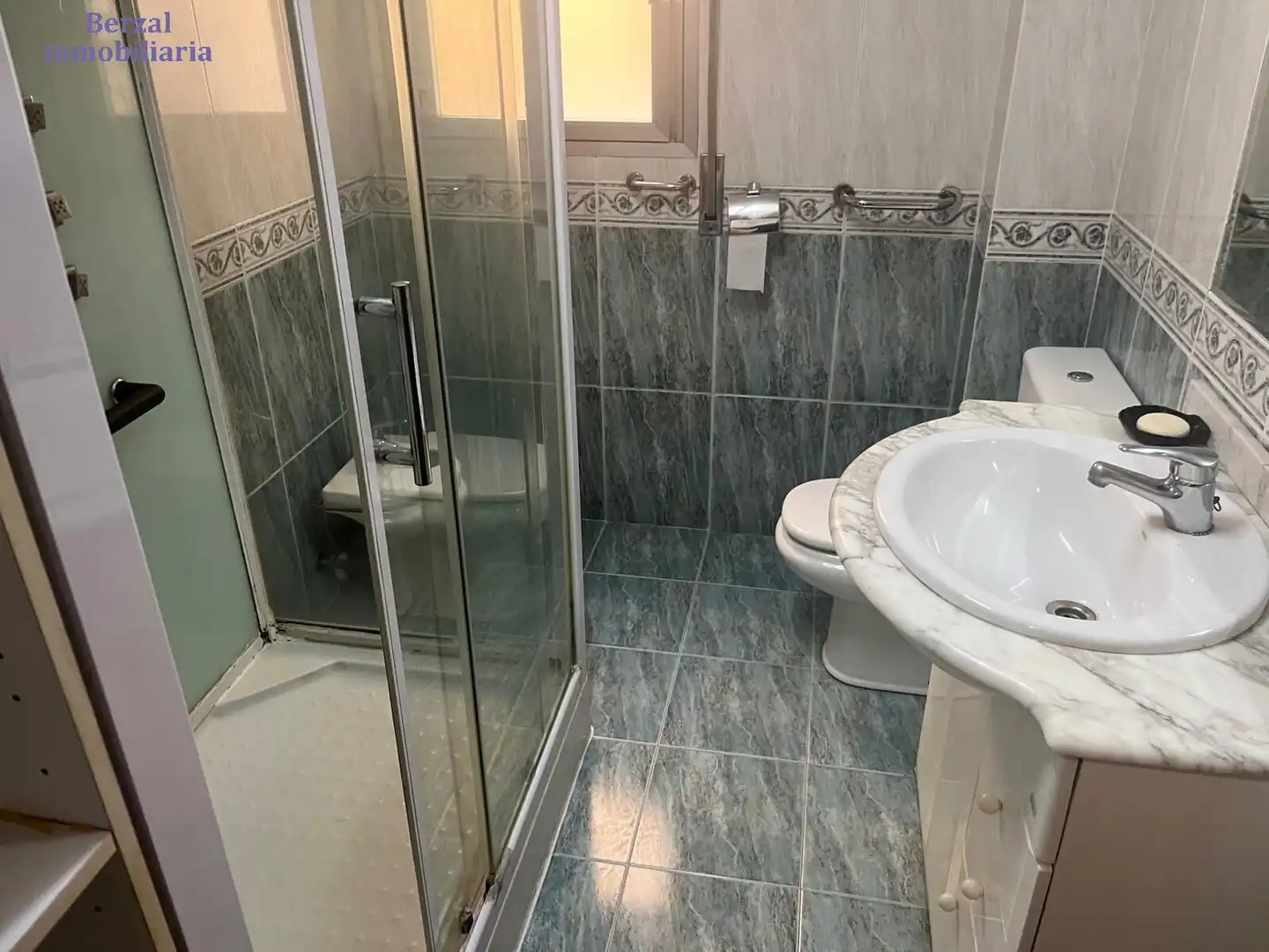 Bany de Pis en venda en  Logroño amb Calefacció, Terrassa i Traster