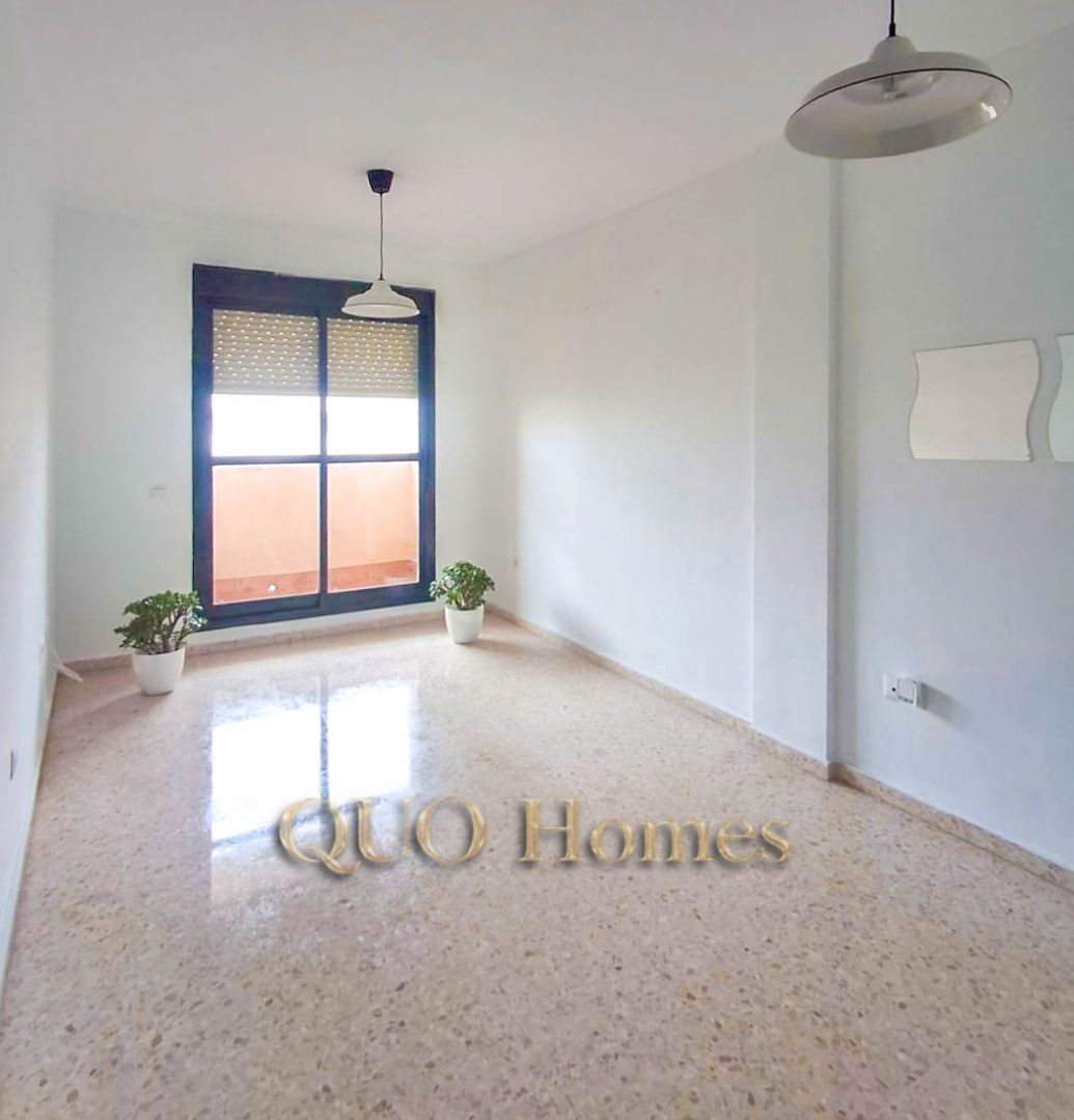 Vista exterior de Pis en venda en Jerez de la Frontera amb Traster, Balcó i Piscina comunitària