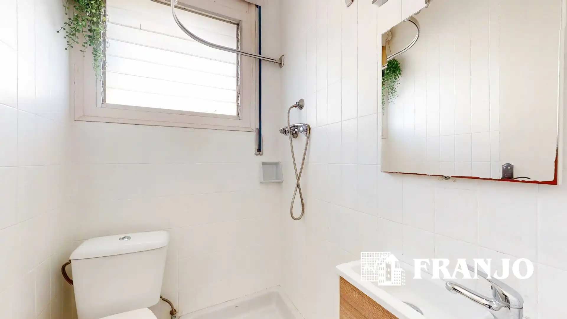 Baño de Casa o chalet en venta en Barberà del Vallès con Calefacción, Terraza y Trastero
